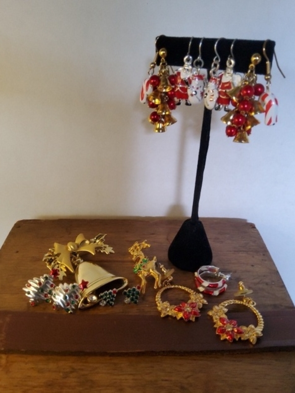 Bundle Ten Christmans Earrings/broochs.